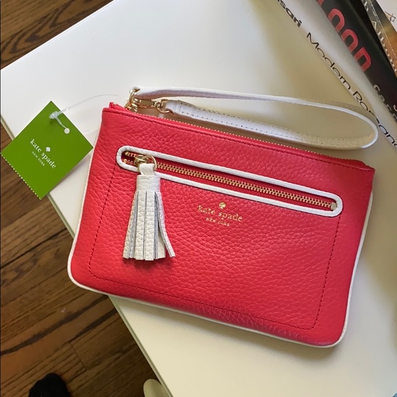 kate spade Handbags - Kate spade new wristlet